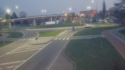 Křižovatka ulic Velká Dlážka a Polní