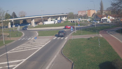 Křižovatka ulic Velká Dlážka a Polní