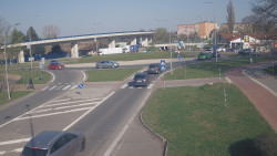 Křižovatka ulic Velká Dlážka a Polní