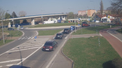 Křižovatka ulic Velká Dlážka a Polní