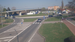 Křižovatka ulic Velká Dlážka a Polní