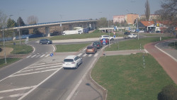 Křižovatka ulic Velká Dlážka a Polní