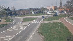 Křižovatka ulic Velká Dlážka a Polní