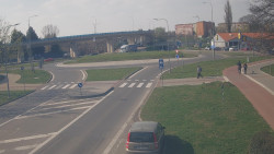 Křižovatka ulic Velká Dlážka a Polní