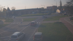 Křižovatka ulic Velká Dlážka a Polní