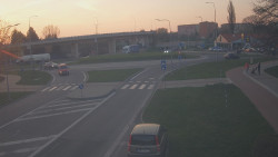 Křižovatka ulic Velká Dlážka a Polní