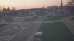 Křižovatka ulic Velká Dlážka a Polní