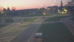 Křižovatka ulic Velká Dlážka a Polní