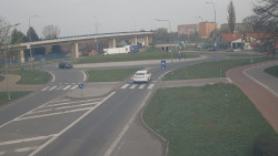 Křižovatka ulic Velká Dlážka a Polní