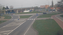 Křižovatka ulic Velká Dlážka a Polní