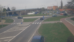 Křižovatka ulic Velká Dlážka a Polní