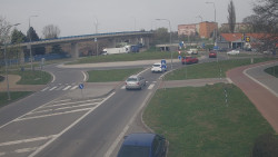 Křižovatka ulic Velká Dlážka a Polní