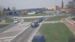 Křižovatka ulic Velká Dlážka a Polní