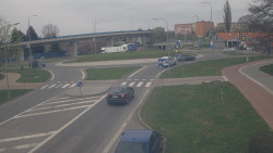 Křižovatka ulic Velká Dlážka a Polní