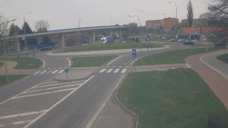 Křižovatka ulic Velká Dlážka a Polní