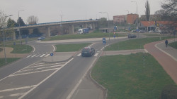 Křižovatka ulic Velká Dlážka a Polní