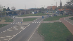 Křižovatka ulic Velká Dlážka a Polní