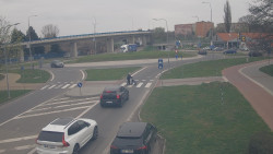 Křižovatka ulic Velká Dlážka a Polní