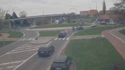 Křižovatka ulic Velká Dlážka a Polní