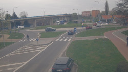 Křižovatka ulic Velká Dlážka a Polní