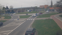 Křižovatka ulic Velká Dlážka a Polní