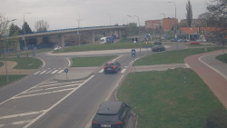 Křižovatka ulic Velká Dlážka a Polní