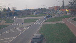 Křižovatka ulic Velká Dlážka a Polní