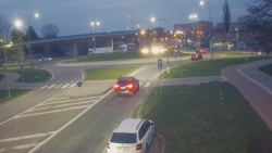 Křižovatka ulic Velká Dlážka a Polní