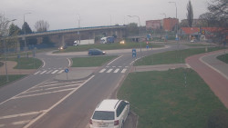 Křižovatka ulic Velká Dlážka a Polní