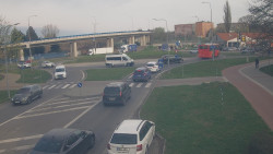 Křižovatka ulic Velká Dlážka a Polní