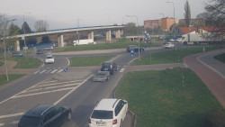 Křižovatka ulic Velká Dlážka a Polní