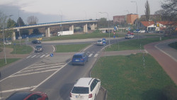 Křižovatka ulic Velká Dlážka a Polní