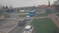 Křižovatka ulic Velká Dlážka a Polní