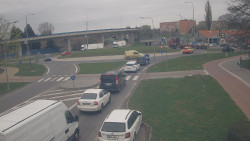 Křižovatka ulic Velká Dlážka a Polní