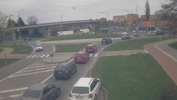 Křižovatka ulic Velká Dlážka a Polní