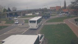 Křižovatka ulic Velká Dlážka a Polní