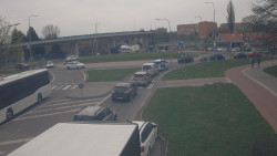 Křižovatka ulic Velká Dlážka a Polní