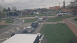 Křižovatka ulic Velká Dlážka a Polní