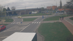 Křižovatka ulic Velká Dlážka a Polní