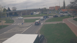 Křižovatka ulic Velká Dlážka a Polní