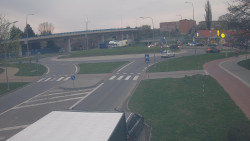 Křižovatka ulic Velká Dlážka a Polní