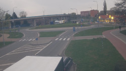 Křižovatka ulic Velká Dlážka a Polní