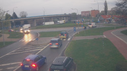 Křižovatka ulic Velká Dlážka a Polní