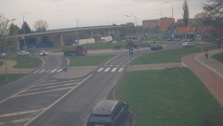 Křižovatka ulic Velká Dlážka a Polní