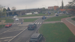 Křižovatka ulic Velká Dlážka a Polní