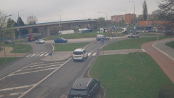 Křižovatka ulic Velká Dlážka a Polní