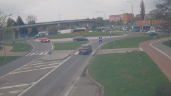 Křižovatka ulic Velká Dlážka a Polní