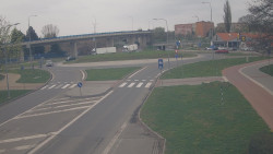 Křižovatka ulic Velká Dlážka a Polní