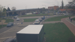 Křižovatka ulic Velká Dlážka a Polní