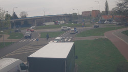 Křižovatka ulic Velká Dlážka a Polní